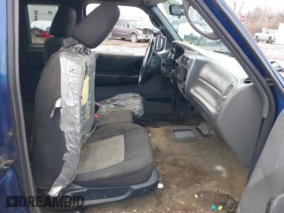 ✅ 2011 Ford Ranger XL • VIN: 1FTKR1ED6BPA42098 • Лот: 41503439. Опубликован ранее на IAAI с пробегом 182 419 миль. Бесплатный доступ к архиву аукционных продаж из США и подробный отчёт об истории автомобиля на DreamBid. Изображение 5.