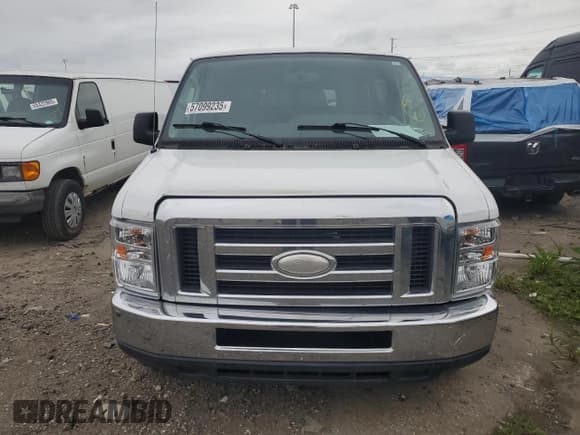 ✅ 2014 Ford Econoline Passenger XL • VIN: 1FBNE3BL9EDA93766 • Лот: 57099235. Опубликован ранее на Copart с пробегом 133 512 миль. Бесплатный доступ к архиву аукционных продаж из США и подробный отчёт об истории автомобиля на DreamBid. Изображение 5.