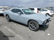 ✅ 2021 Dodge Challenger GT • VIN: 2C3CDZKGXMH560985 • Lot: 55062823. Wystawiony na Copart z przebiegiem 52 613 mil. Bezpłatny archiwum sprzedaży aukcyjnych z USA i szczegółowy raport historii pojazdu na DreamBid. Zdjęcie 4.