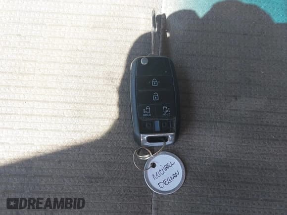 ✅ 2016 Kia Sedona LX • VIN: KNDMB5C12G6196558 • Lot: 42813754. Wystawiony na IAAI z przebiegiem 118 592 mil. Bezpłatny archiwum sprzedaży aukcyjnych z USA i szczegółowy raport historii pojazdu na DreamBid. Zdjęcie 11.