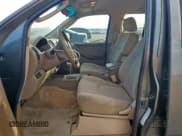 ✅ 2005 Nissan Frontier SE • VIN: 1N6AD07UX5C456141 • Lot: 84018605. Wystawiony na Copart z przebiegiem 220 048 mil. Bezpłatny archiwum sprzedaży aukcyjnych z USA i szczegółowy raport historii pojazdu na DreamBid. Zdjęcie 7.