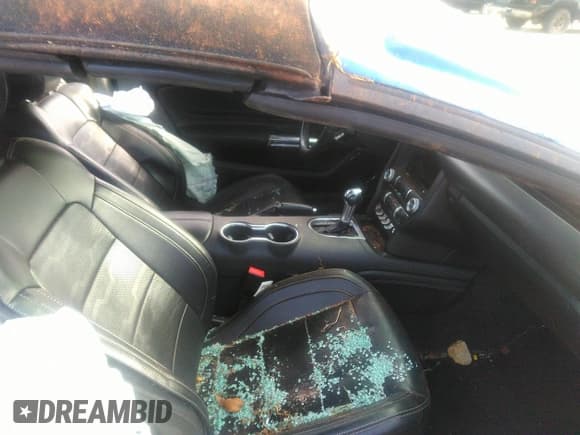 ✅ 2018 Ford Mustang EcoBoost Premium • VIN: 1FATP8UH6J5117678 • Лот: 43251624. Опубликован ранее на IAAI с пробегом 101 903 миль. Бесплатный доступ к архиву аукционных продаж из США и подробный отчёт об истории автомобиля на DreamBid. Изображение 5.