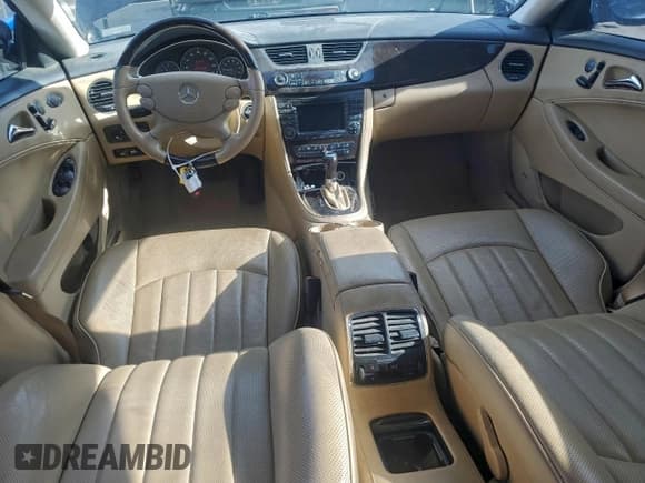 ✅ 2007 Mercedes-Benz CLS 550 • VIN: WDDDJ72XX7A108394 • Лот: 95038715. Опубликован ранее на Copart с пробегом 135 627 миль. Бесплатный доступ к архиву аукционных продаж из США и подробный отчёт об истории автомобиля на DreamBid. Изображение 8.