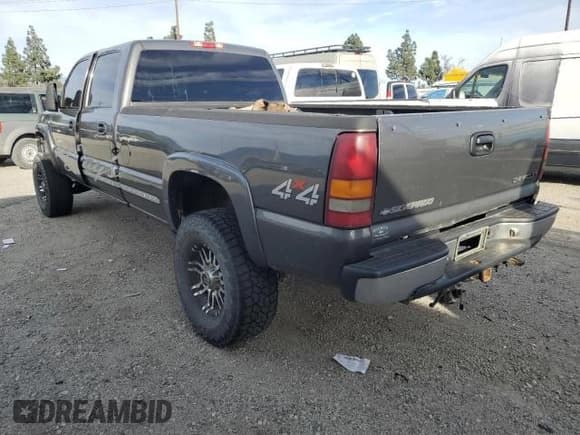 ✅ 2001 Chevrolet Silverado 2500HD • VIN: 1GCHK23121F166144 • Lot: 54622075. Wystawiony na Copart z przebiegiem Nie podano. Bezpłatny archiwum sprzedaży aukcyjnych z USA i szczegółowy raport historii pojazdu na DreamBid. Zdjęcie 2.