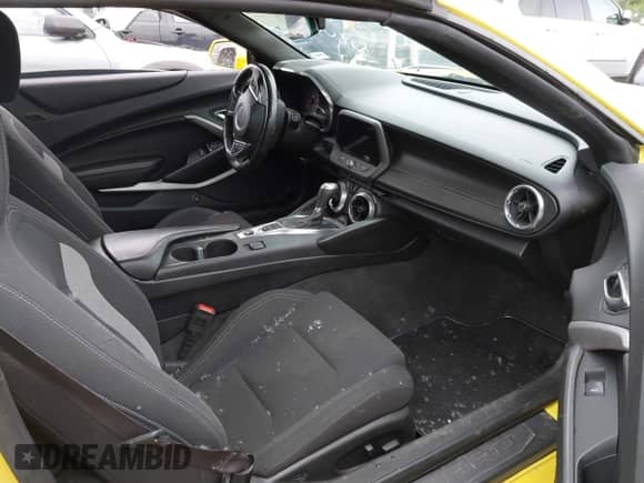 2017 Chevrolet Camaro 1SS с VIN 1G1FF3D71H0175637, выставлен на аукционе IAAI как лот 42285845 с пробегом 61 845 миль миль и . История ставок и продаж доступна на DreamBid. Изображение 5.