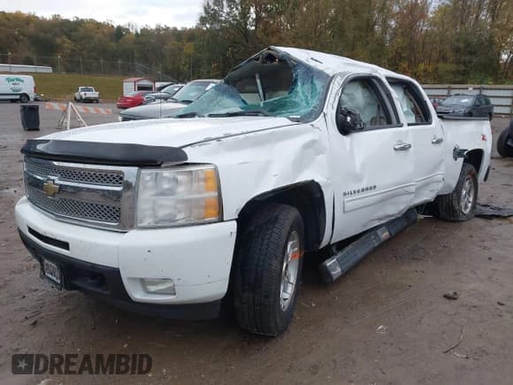 ✅ 2011 Chevrolet Silverado 1500 LTZ • VIN: 3GCPKTE38BG240036 • Lot: 43557562. Wystawiony na IAAI z przebiegiem 306 131 mil. Bezpłatny archiwum sprzedaży aukcyjnych z USA i szczegółowy raport historii pojazdu na DreamBid. Zdjęcie 2.