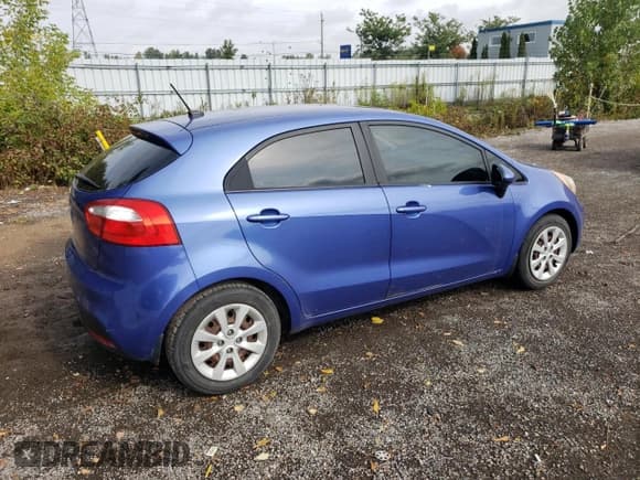 ✅ 2012 Kia Rio LX • VIN: KNADM5A31C6710065 • Лот: 81725405. Опубликован ранее на Copart с пробегом 251 892 миль. Бесплатный доступ к архиву аукционных продаж из США и подробный отчёт об истории автомобиля на DreamBid. Изображение 3.