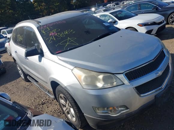 ✅ 2010 Chevrolet Traverse LS • VIN: 1GNLVEED7AJ227809 • Lot: 40650983. Wystawiony na IAAI z przebiegiem Nie podano. Bezpłatny archiwum sprzedaży aukcyjnych z USA i szczegółowy raport historii pojazdu na DreamBid. Zdjęcie 1.