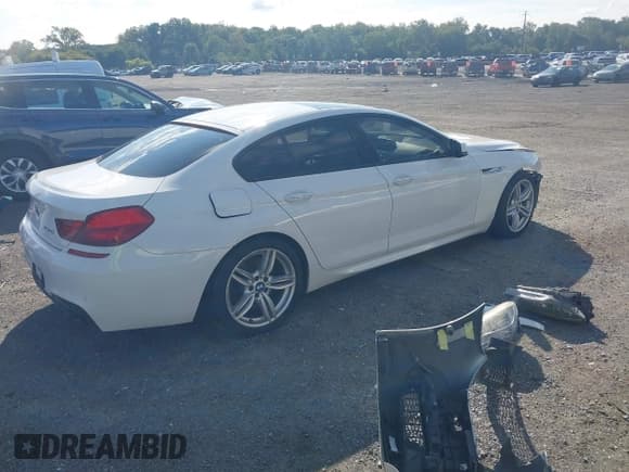 ✅ 2014 BMW 6 Series 650i xDrive • VIN: WBA6B4C5XED371411 • Lot: 43148318. Wystawiony na IAAI z przebiegiem 178 872 mil. Bezpłatny archiwum sprzedaży aukcyjnych z USA i szczegółowy raport historii pojazdu na DreamBid. Zdjęcie 4.