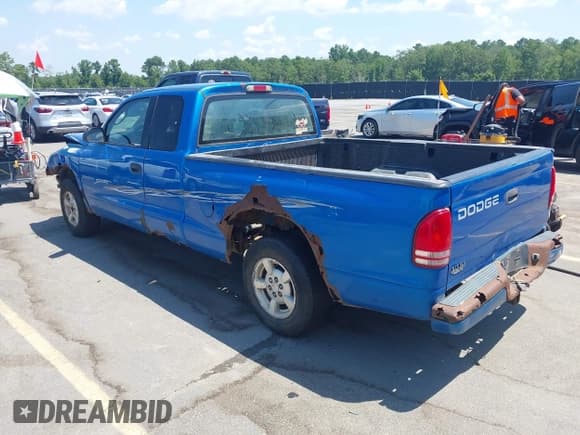 ✅ 2001 Dodge Dakota • VIN: 1B7GL22X81S136040 • Lot: 42771127. Wystawiony na IAAI z przebiegiem Nie podano. Bezpłatny archiwum sprzedaży aukcyjnych z USA i szczegółowy raport historii pojazdu na DreamBid. Zdjęcie 3.