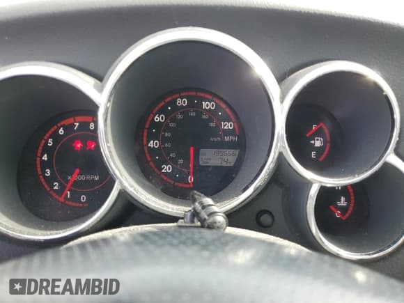 ✅ 2005 Pontiac Vibe • VIN: 5Y2SL63825Z453141 • Lot: 86228075. Wystawiony na Copart z przebiegiem 139 666 mil. Bezpłatny archiwum sprzedaży aukcyjnych z USA i szczegółowy raport historii pojazdu na DreamBid. Zdjęcie 9.