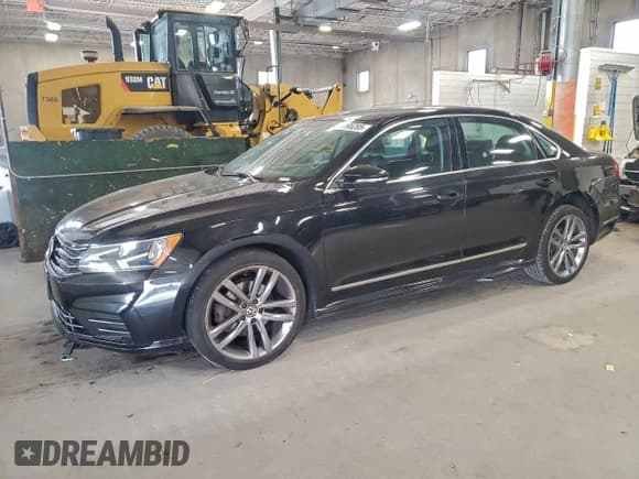 ✅ 2016 Volkswagen Passat S • VIN: 1VWAT7A34GC057935 • Lot: 94195205. Wystawiony na Copart z przebiegiem 220 888 mil. Bezpłatny archiwum sprzedaży aukcyjnych z USA i szczegółowy raport historii pojazdu na DreamBid. Zdjęcie 1.
