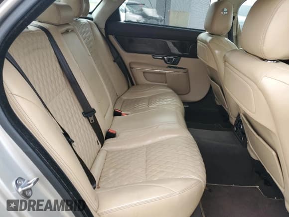 ✅ 2017 Jaguar XJ Portfolio • VIN: SAJWJ2GDXH8W09509 • Lot: 47792345. Listed on Copart with 148,052 mi. Free auction sales archive from the USA and detailed vehicle history report at DreamBid. Image 10.
