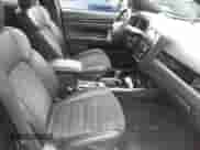 2019 Mitsubishi Outlander SE z VIN JA4AD3A31KZ038526, wystawiony jako IAAI lot #42724186 z przebiegiem 122 247 mil mil oraz . Historia ofert i sprzedaży dostępna na DreamBid. Obrazek 5.