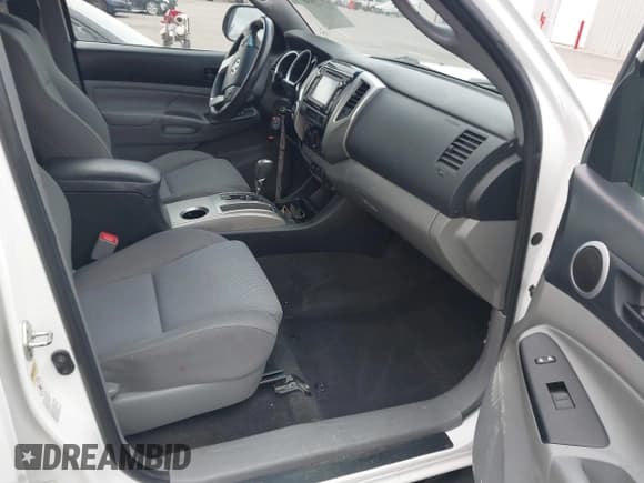 ✅ 2015 Toyota Tacoma • VIN: 3TMLU4EN2FM176180 • Lot: 41778149. Listed on IAAI with 104,059 mi. Free auction sales archive from the USA and detailed vehicle history report at DreamBid. Image 5.