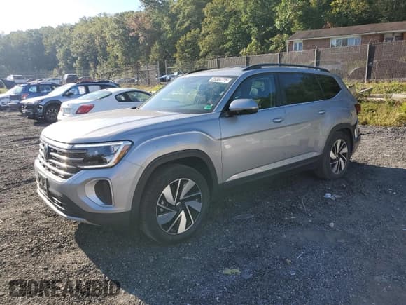 ✅ 2025 Volkswagen Atlas SE • VIN: 1V2HR2CA5SC559505 • Лот: 85304775. Опубликован ранее на Copart с пробегом 7 576 миль. Бесплатный доступ к архиву аукционных продаж из США и подробный отчёт об истории автомобиля на DreamBid. Изображение 1.