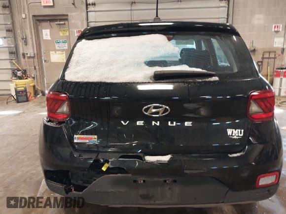 ✅ 2023 Hyundai Venue SE • VIN: KMHRB8A32PU215077 • Lot: 41407844. Listed on IAAI with 35,236 mi. Free auction sales archive from the USA and detailed vehicle history report at DreamBid. Image 16.
