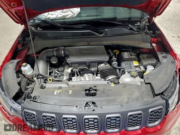 ✅ 2025 Jeep Compass Trailhawk • VIN: 3C4NJDDN2ST556641 • Lot: 94063825. Listed on Copart with 21,142 mi. Free auction sales archive from the USA and detailed vehicle history report at DreamBid. Image 12.