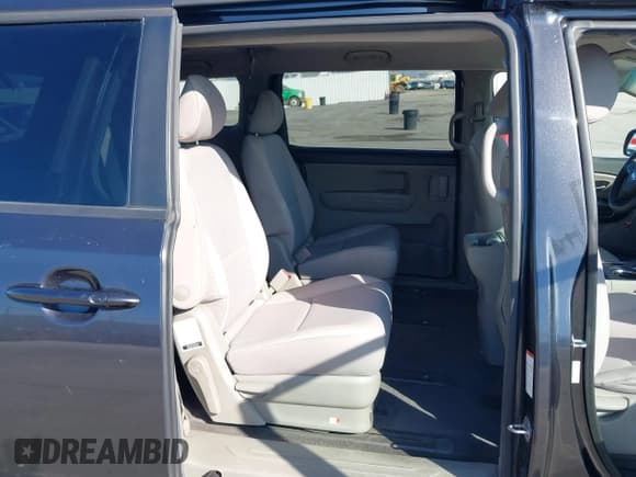 ✅ 2019 Kia Sedona EX • VIN: KNDMB5C16K6558920 • Лот: 43394620. Опубликован ранее на IAAI с пробегом 182 931 миль. Бесплатный доступ к архиву аукционных продаж из США и подробный отчёт об истории автомобиля на DreamBid. Изображение 8.