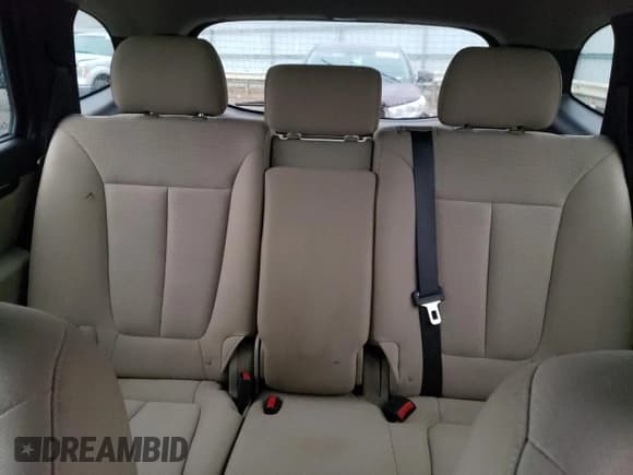 ✅ 2010 Hyundai Santa Fe GLS • VIN: 5NMSGDAB4AH414847 • Lot: 83831104. Listed on Copart with 197,680 mi. Free auction sales archive from the USA and detailed vehicle history report at DreamBid. Image 10.