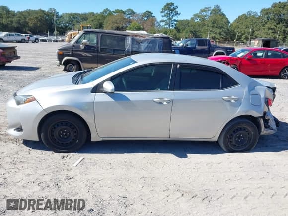 ✅ 2018 Toyota Corolla LE • VIN: 5YFBURHE2JP795187 • Lot: 43460746. Listed on IAAI with 301,229 mi. Free auction sales archive from the USA and detailed vehicle history report at DreamBid. Image 15.