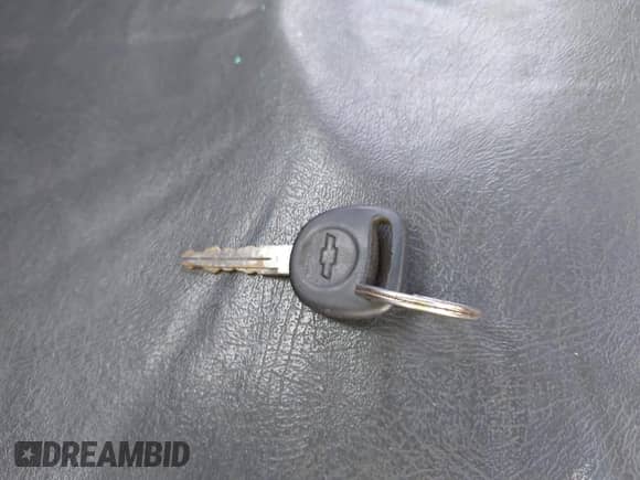 2001 Chevrolet Silverado 1500 с VIN 1GCEK14V21Z288760, выставлен на аукционе IAAI как лот 42963517 с пробегом 141 268 миль миль и . История ставок и продаж доступна на DreamBid. Изображение 11.