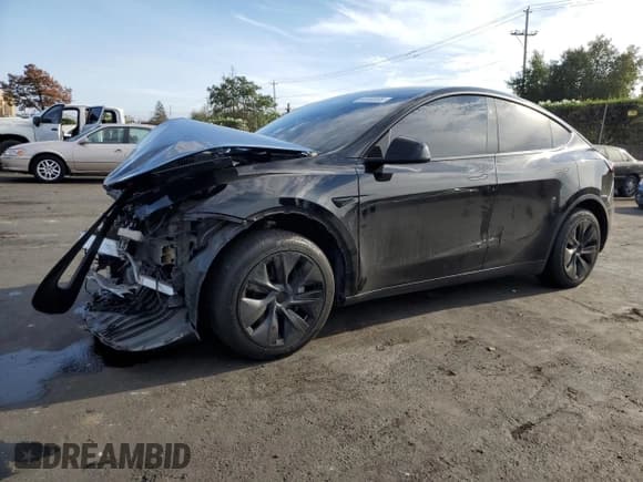 ✅ 2024 Tesla Model Y • VIN: 7SAYGDED7RF097894 • Lot: 84604555. Wystawiony na Copart z przebiegiem 25 423 mil. Bezpłatny archiwum sprzedaży aukcyjnych z USA i szczegółowy raport historii pojazdu na DreamBid. Zdjęcie 1.