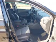 ✅ 2021 Hyundai Kona SEL • VIN: KM8K22AA3MU669394 • Лот: 43492785. Опубликован ранее на IAAI с пробегом 34 301 миль. Бесплатный доступ к архиву аукционных продаж из США и подробный отчёт об истории автомобиля на DreamBid. Изображение 5.