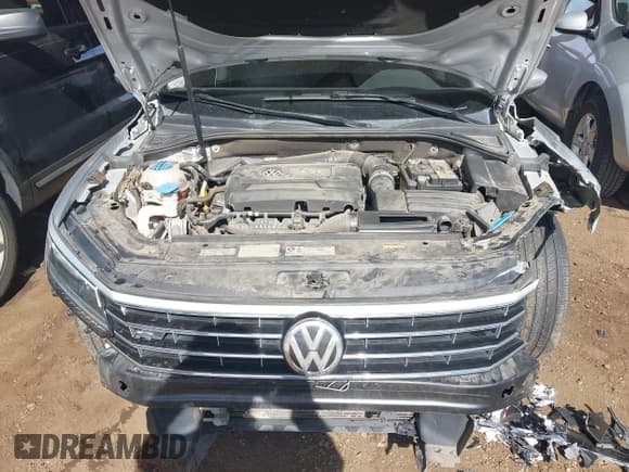 ✅ 2017 Volkswagen Passat R-Line • VIN: 1VWDT7A36HC021503 • Lot: 43617116. Wystawiony na IAAI z przebiegiem 125 526 mil. Bezpłatny archiwum sprzedaży aukcyjnych z USA i szczegółowy raport historii pojazdu na DreamBid. Zdjęcie 10.