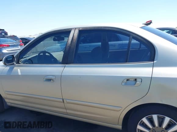 ✅ 2003 Hyundai Elantra GLS • VIN: KMHDN45D43U583025 • Lot: 42105683. Wystawiony na IAAI z przebiegiem 209 463 mil. Bezpłatny archiwum sprzedaży aukcyjnych z USA i szczegółowy raport historii pojazdu na DreamBid. Zdjęcie 14.