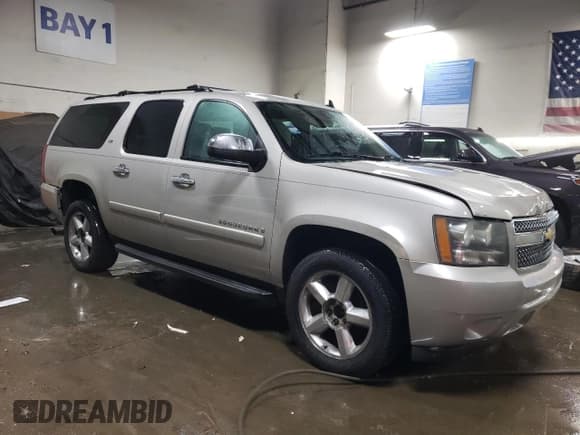 ✅ 2008 Chevrolet Suburban LTZ • VIN: 1GNFK16318J227657 • Lot: 79251374. Wystawiony na Copart z przebiegiem 200 907 mil. Bezpłatny archiwum sprzedaży aukcyjnych z USA i szczegółowy raport historii pojazdu na DreamBid. Zdjęcie 4.