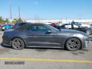 ✅ 2020 Ford Mustang EcoBoost Premium • VIN: 1FATP8UH8L5138728 • Lot: 43512721. Wystawiony na IAAI z przebiegiem 137 221 mil. Bezpłatny archiwum sprzedaży aukcyjnych z USA i szczegółowy raport historii pojazdu na DreamBid. Zdjęcie 14.