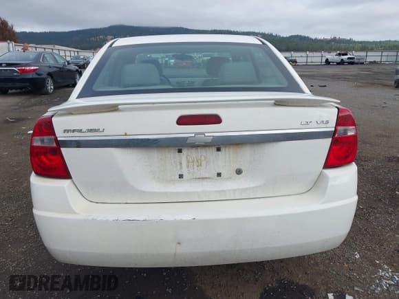 ✅ 2005 Chevrolet Malibu LS • VIN: 1G1ZT54865F216508 • Lot: 43480948. Listed on IAAI with 399,006 mi. Free auction sales archive from the USA and detailed vehicle history report at DreamBid. Image 16.