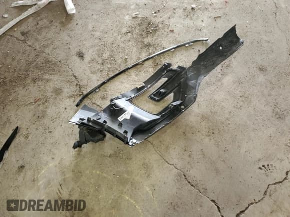 ✅ 2017 Ford Explorer Sport • VIN: 1FM5K8GTXHGB44295 • Lot: 66992255. Wystawiony na Copart z przebiegiem 127 266 mil. Bezpłatny archiwum sprzedaży aukcyjnych z USA i szczegółowy raport historii pojazdu na DreamBid. Zdjęcie 13.