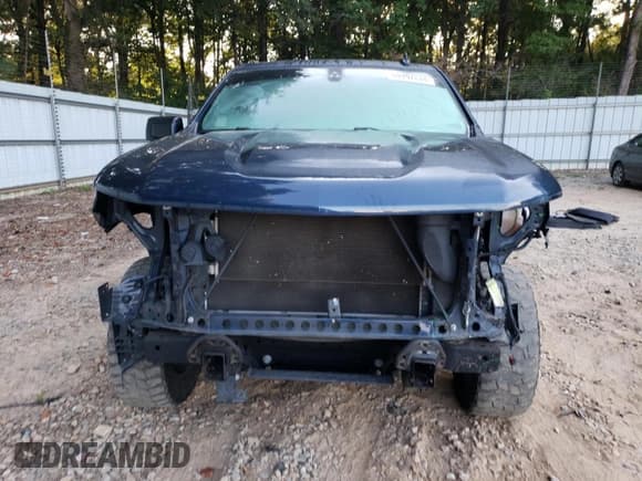 ✅ 2020 Chevrolet Silverado 1500 Custom Trail Boss • VIN: 1GCRYCEH8LZ292626 • Lot: 69197874. Wystawiony na Copart z przebiegiem 104 254 mil. Bezpłatny archiwum sprzedaży aukcyjnych z USA i szczegółowy raport historii pojazdu na DreamBid. Zdjęcie 5.