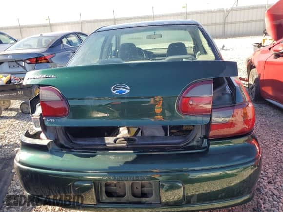 2002 Chevrolet Malibu z VIN 1G1ND52J82M673846, wystawiony jako Copart lot #68065404 z przebiegiem 150 321 mil mil oraz Szkoda całkowita • Salvage title. Historia ofert i sprzedaży dostępna na DreamBid. Obrazek 6.