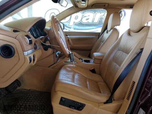 ✅ 2004 Porsche Cayenne • VIN: WP1AA29P74LA24053 • Лот: 69497125. Опубликован ранее на Copart с пробегом 248 021 миль. Бесплатный доступ к архиву аукционных продаж из США и подробный отчёт об истории автомобиля на DreamBid. Изображение 7.