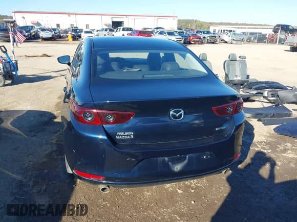 ✅ 2021 Mazda 3 Select • VIN: JM1BPABL3M1338574 • Lot: 43586559. Listed on IAAI with 89,147 mi. Free auction sales archive from the USA and detailed vehicle history report at DreamBid. Image 17.