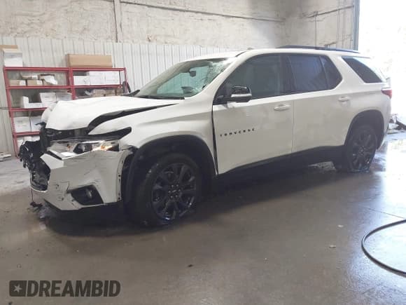 ✅ 2021 Chevrolet Traverse RS • VIN: 1GNEVJKW5MJ218117 • Lot: 42496133. Wystawiony na IAAI z przebiegiem 51 154 mil. Bezpłatny archiwum sprzedaży aukcyjnych z USA i szczegółowy raport historii pojazdu na DreamBid. Zdjęcie 17.