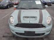 ✅ 2013 MINI Convertible S • VIN: WMWZP3C57DT551118 • Lot: 41086617. Wystawiony na IAAI z przebiegiem 108 049 mil. Bezpłatny archiwum sprzedaży aukcyjnych z USA i szczegółowy raport historii pojazdu na DreamBid. Zdjęcie 6.