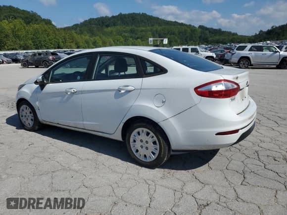 ✅ 2019 Ford Fiesta S • VIN: 3FADP4AJXKM129445 • Лот: 70015845. Опубликован ранее на Copart с пробегом 48 476 миль. Бесплатный доступ к архиву аукционных продаж из США и подробный отчёт об истории автомобиля на DreamBid. Изображение 2.