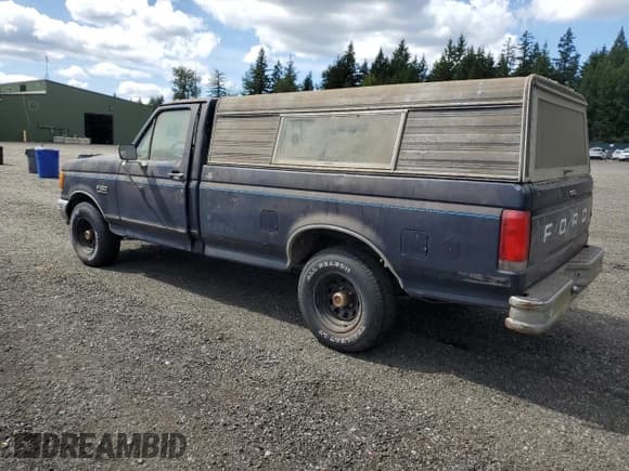 ✅ 1988 Ford F-150 • VIN: 1FTDF15Y4JPA42278 • Lot: 63690575. Wystawiony na Copart z przebiegiem 69 522 mil. Bezpłatny archiwum sprzedaży aukcyjnych z USA i szczegółowy raport historii pojazdu na DreamBid. Zdjęcie 2.