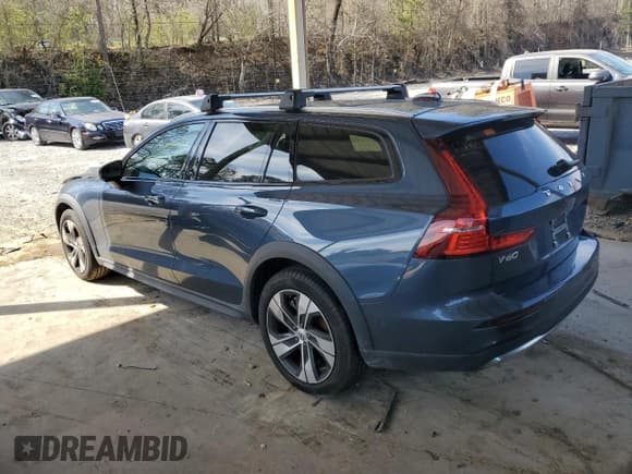 ✅ 2024 Volvo V60 Plus • VIN: YV4L12WY0R2139661 • Lot: 49709845. Wystawiony na Copart z przebiegiem 15 430 mil. Bezpłatny archiwum sprzedaży aukcyjnych z USA i szczegółowy raport historii pojazdu na DreamBid. Zdjęcie 2.