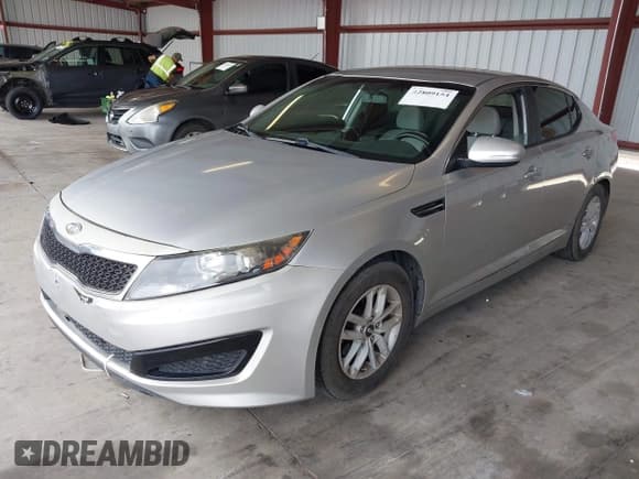 ✅ 2011 Kia Optima LX • VIN: KNAGM4A7XB5194643 • Лот: 42809154. Опубликован ранее на IAAI с пробегом 137 972 миль. Бесплатный доступ к архиву аукционных продаж из США и подробный отчёт об истории автомобиля на DreamBid. Изображение 2.