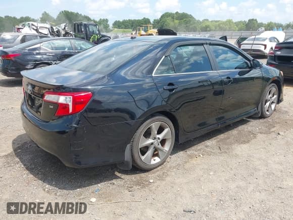 ✅ 2014 Toyota Camry SE • VIN: 4T1BK1FK8EU540712 • Лот: 42667849. Опубликован ранее на IAAI с пробегом 152 005 миль. Бесплатный доступ к архиву аукционных продаж из США и подробный отчёт об истории автомобиля на DreamBid. Изображение 4.