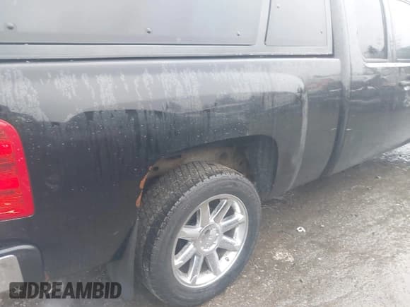 ✅ 2007 Chevrolet Silverado 1500 1LT • VIN: 2GCEK19C471718247 • Lot: 43858066. Wystawiony na IAAI z przebiegiem 159 023 mil. Bezpłatny archiwum sprzedaży aukcyjnych z USA i szczegółowy raport historii pojazdu na DreamBid. Zdjęcie 18.