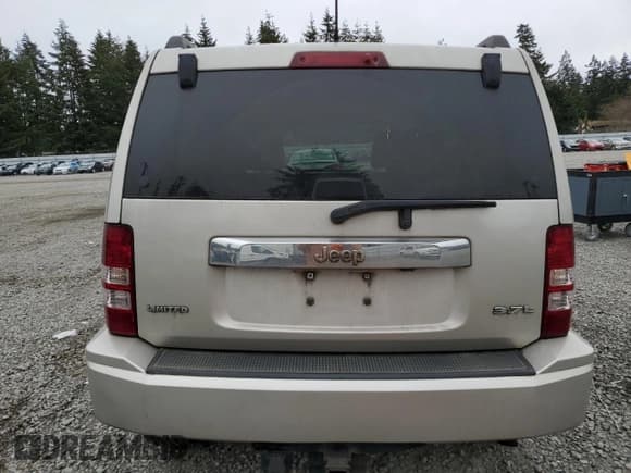 ✅ 2008 Jeep Liberty Limited • VIN: 1J8GP58K78W147401 • Lot: 49616575. Listed on Copart with 155,733 mi. Free auction sales archive from the USA and detailed vehicle history report at DreamBid. Image 6.