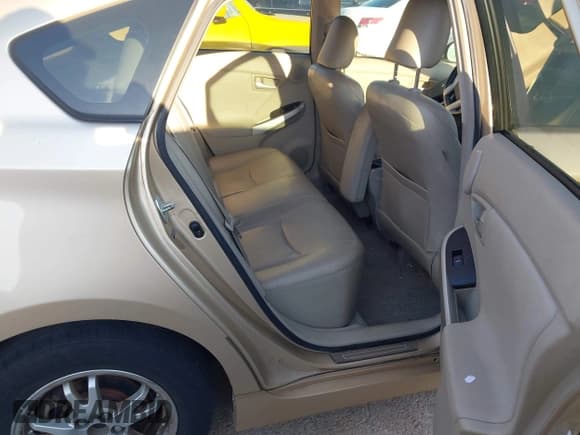 ✅ 2010 Toyota Prius III • VIN: JTDKN3DU1A0043207 • Lot: 43654758. Wystawiony na IAAI z przebiegiem 245 433 mil. Bezpłatny archiwum sprzedaży aukcyjnych z USA i szczegółowy raport historii pojazdu na DreamBid. Zdjęcie 8.