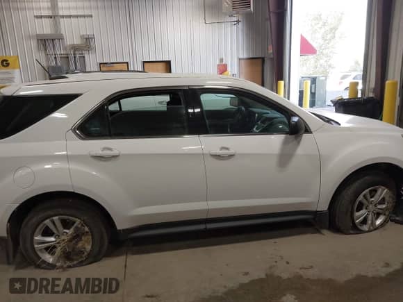 2017 Chevrolet Equinox LS z VIN 2GNALBEK5H1529114, wystawiony jako IAAI lot #43371907 z przebiegiem 126 745 mil mil oraz . Historia ofert i sprzedaży dostępna na DreamBid. Obrazek 13.