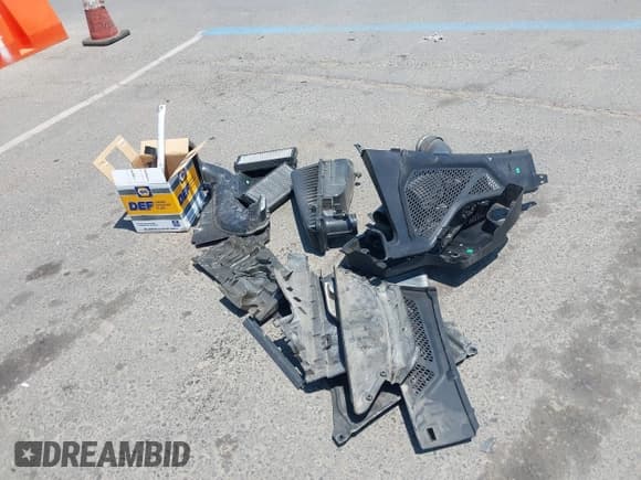 ✅ 2017 BMW X5 xDrive40e • VIN: 5UXKT0C30H0V96257 • Lot: 42439599. Wystawiony na IAAI z przebiegiem 103 179 mil. Bezpłatny archiwum sprzedaży aukcyjnych z USA i szczegółowy raport historii pojazdu na DreamBid. Zdjęcie 12.